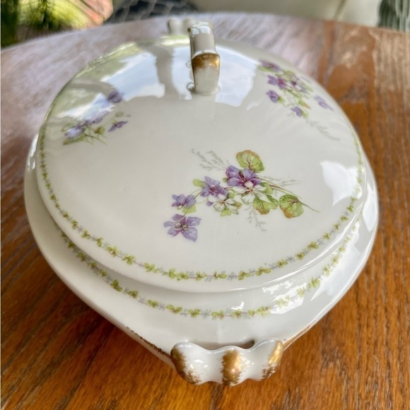 VINTAGE, B&T LIMOGES FRANCE, OVAL SERVING BOWL WITH LID. - Picture 8 of 16